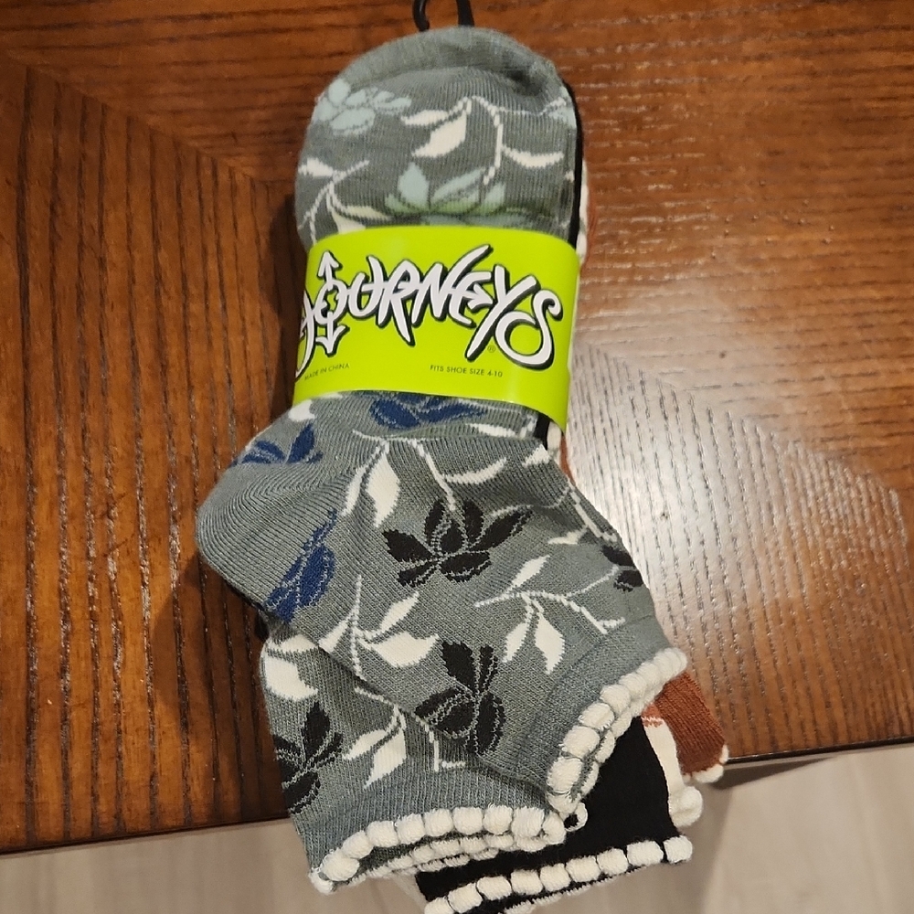 Men's Leaf Pattern Socks - Gray and Blue